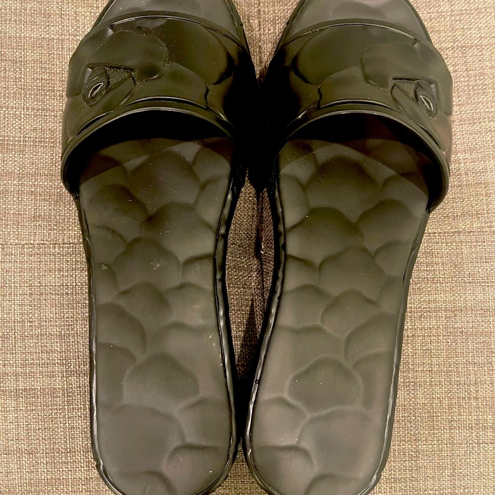 Black- VALENTINO GARAVANI
Platform Sculpted Poolside Mules size 8